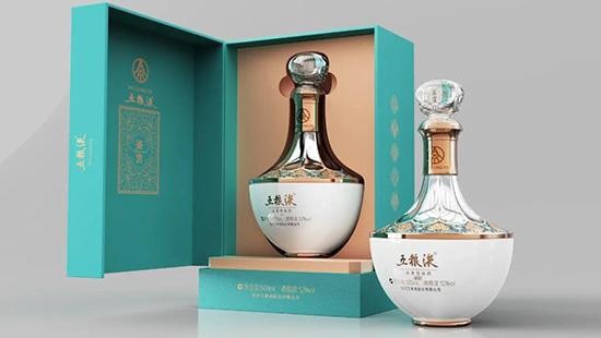 五粮液带你走进中国浓香,龙谕携你畅游中国风味。