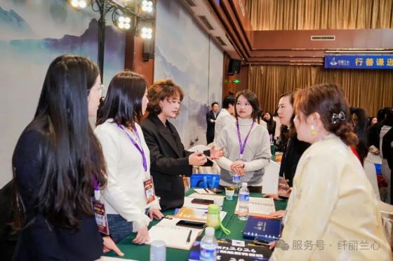 09b49a23a8b835e7b9b0d6edec3856bc.jpg 09b49a23a8b835e7b9b0d6edec3856bc.jpg